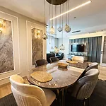 Los Suites Apartament *